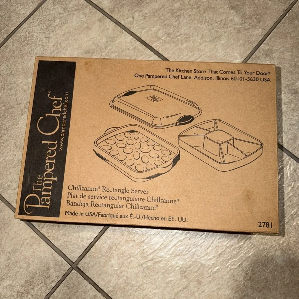 Pampered Chef Chillzanne Rectangle Server Tray & Lid Veggie Deviled Eggs